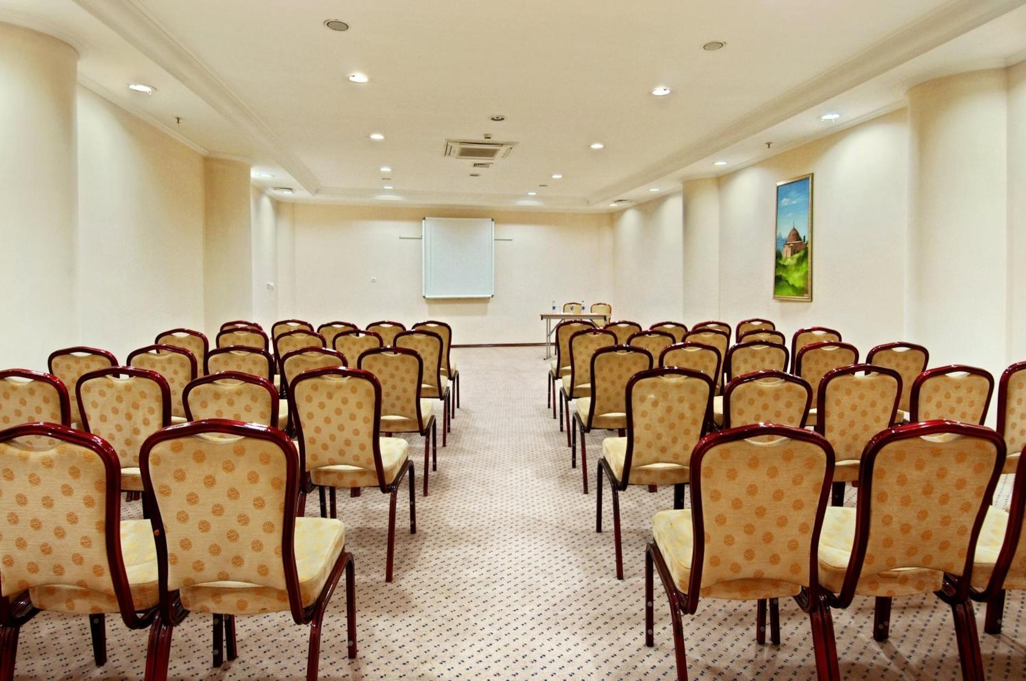 Wyndham Grand Καισάρεια Εξωτερικό φωτογραφία A typical conference room