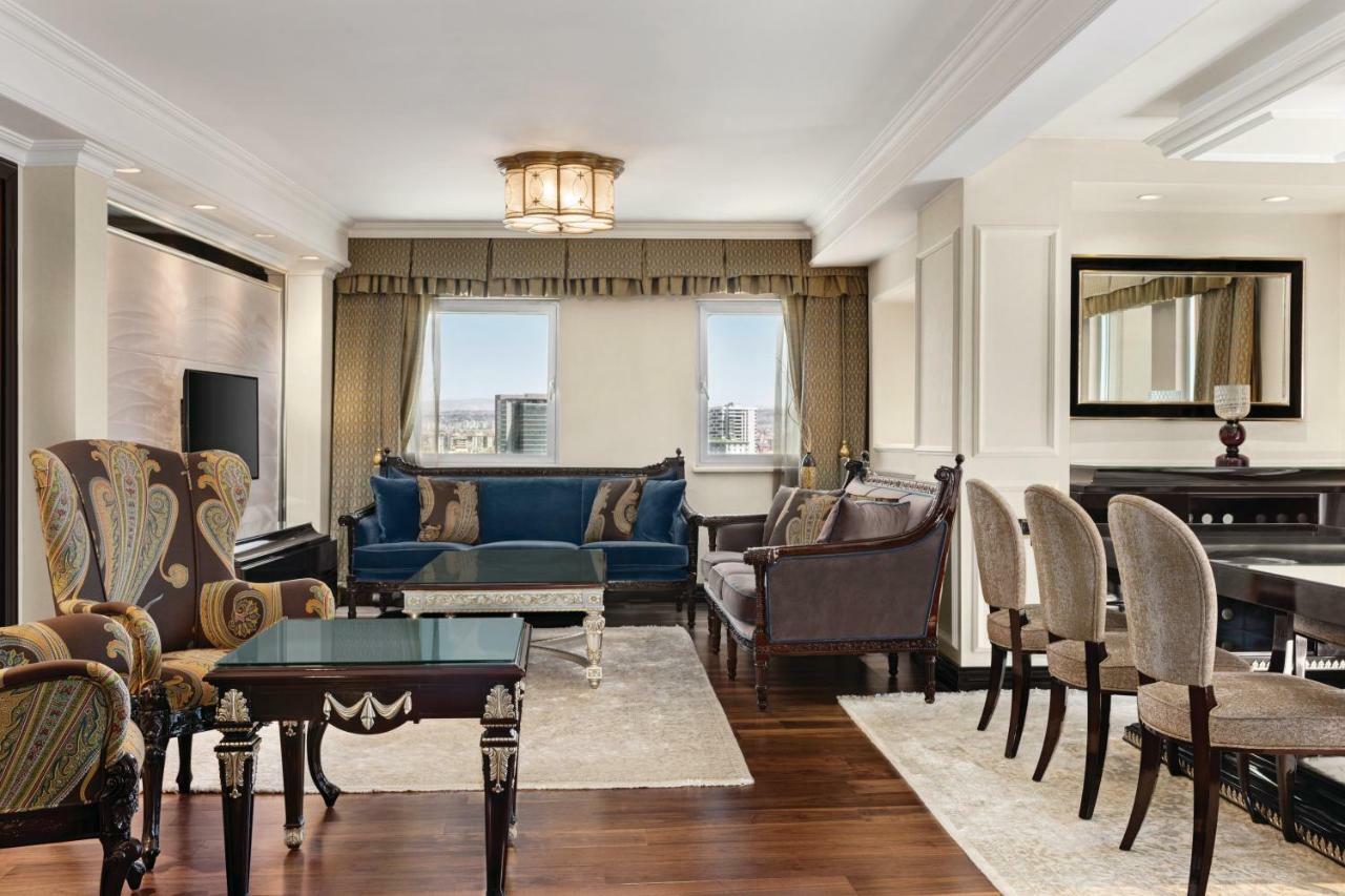 Wyndham Grand Καισάρεια Εξωτερικό φωτογραφία A living room at The Pierre