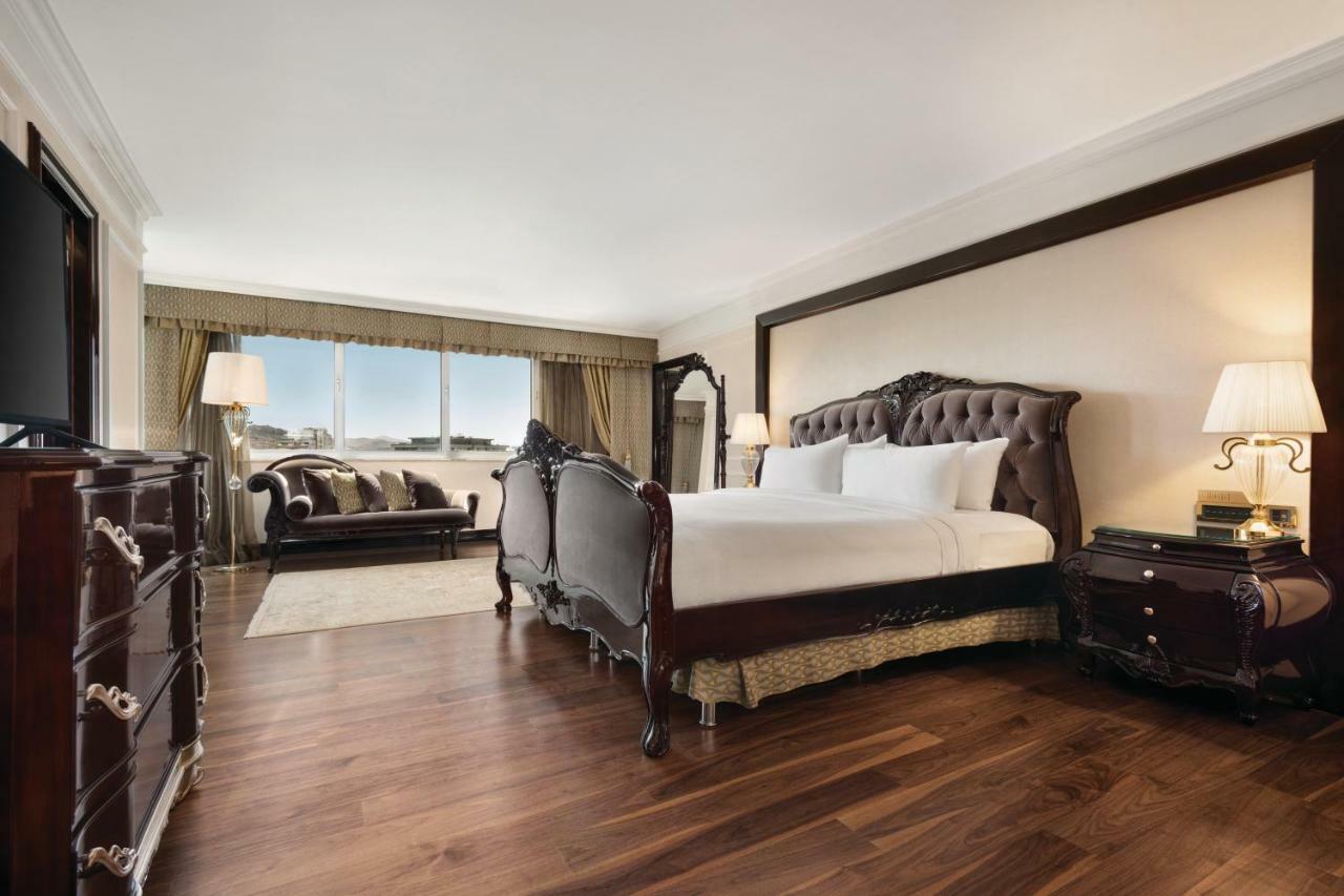 Wyndham Grand Καισάρεια Εξωτερικό φωτογραφία A bedroom at the hotel
